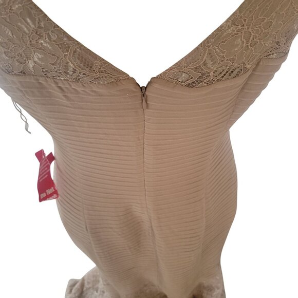 Elegant Beige Mermaid Gown With Lace Accents & Sleeveless Design Floor-Length Fo - Picture 7 of 8